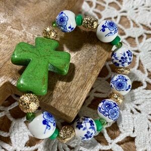 Hand crafted stretch bracelet.